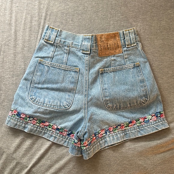 SOLD Vintage Swagger Jeans High Waisted Denim Shorts - Picture 3 of 16